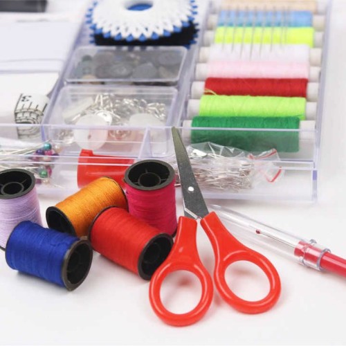 Complete thread stitching plastic all in one professional wholesale hotel travel sewing kit with thimble scissors thread