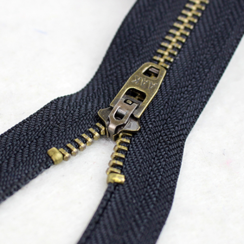 Self-Locking Zipper 3# 5# 8# Brass metal Closure Zipper Metal Material